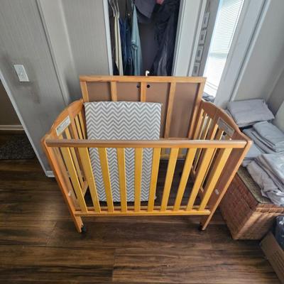 Rolling Crib