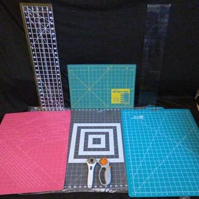 Cutting Mats, Quilting Rulers & Fiskars Rotary Cutters