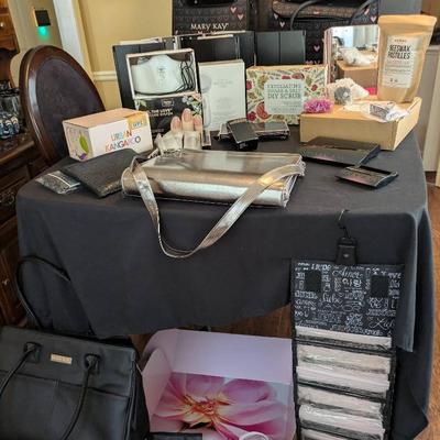Mary Kay: Manicure System, DIY Scrub, Skinvigorate, Brushes, Mirrors