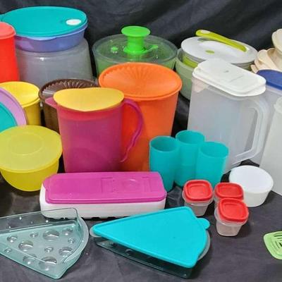Vintage Tupperware, Rubbermaid & More