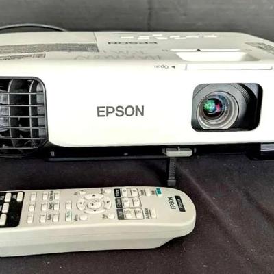Epson VS230 Projector with Remote