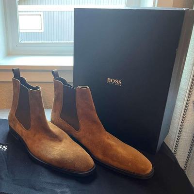 Boss Shoes SZ 9.5 Whiskey Suede