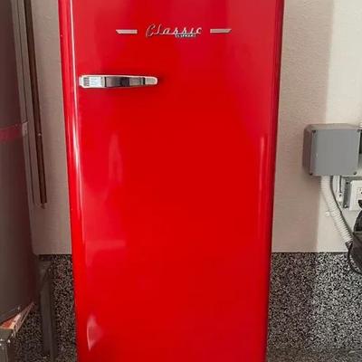 Unique Appliances Classic Retro Upright Freezer in Candy Red