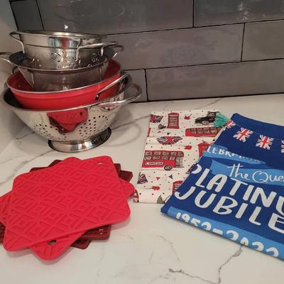 Collander, Trivets, Towels