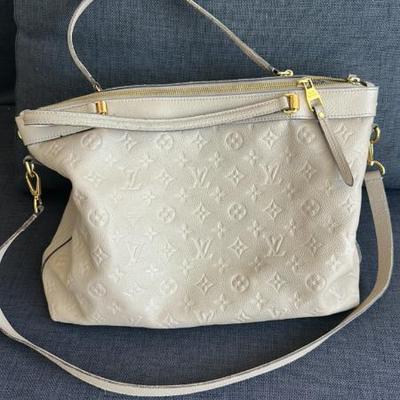 Louis Vuitton 