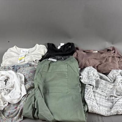 Sale Photo Thumbnail #53: 57 – Juniors M Garage, Van Maur & More Clothes