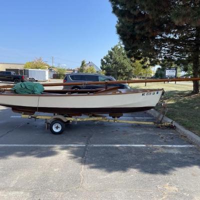 Sale Photo Thumbnail #9: 5c – Vintage Wooden Sailboat (Daysailer) w/ Trailer
