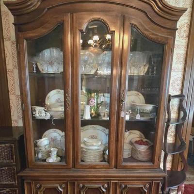 Vintage Thomasville China Hutch