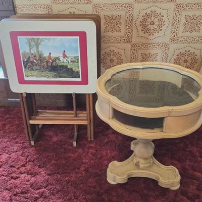 Hunting scene TV tray set.
Mid-century vitrine table.