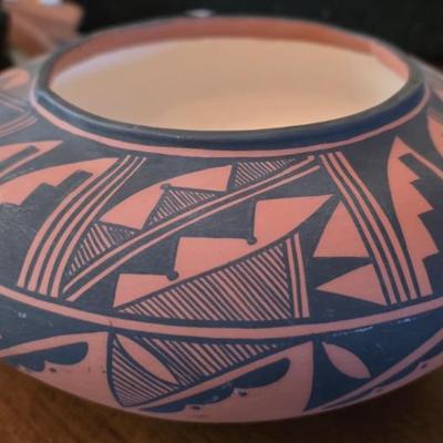 Sale Photo Thumbnail #6: Navajo pottery