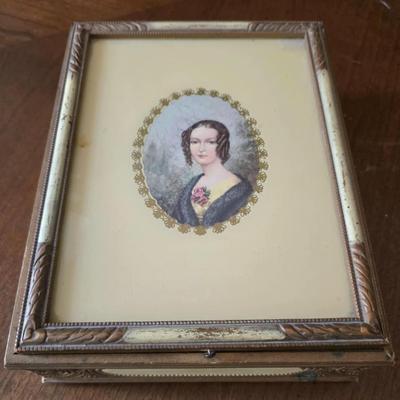 Sale Photo Thumbnail #27: vintage dresser jewelry box