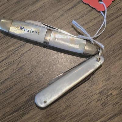 Vintage pocket knifes