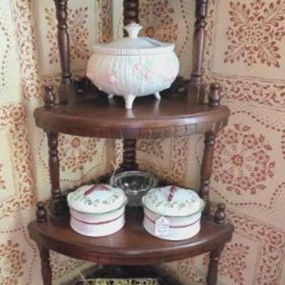 Modern corner shelf