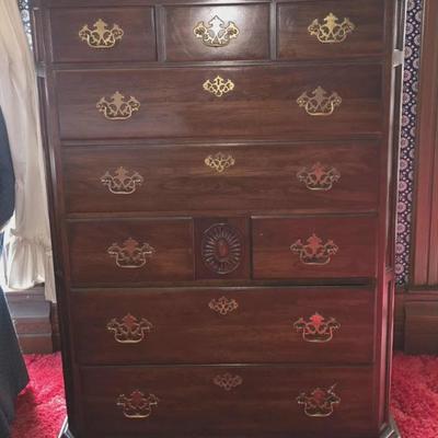 Vintage dresser chest of drawers