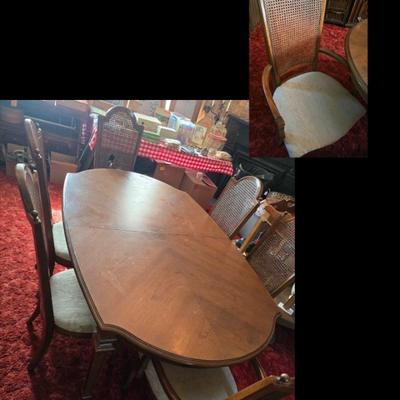 Vintage dining table and 6 chairs