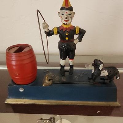 ORIGINAL Antique 1930s HUBLEY Cast Iron TRICK DOG Mechanical Bank BEAUTIFUL! With Key