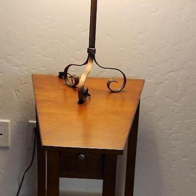 Elm Lane Bentley-II Vintage Cherry Wood Accent Table Slide-Out Tray Drawer With Lamp
