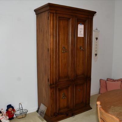 089 dining room