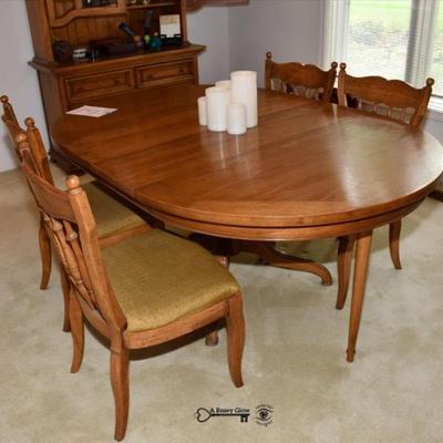 039 dining room
