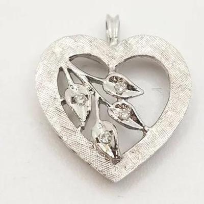 15k White Gold Diamond Chip Pendant