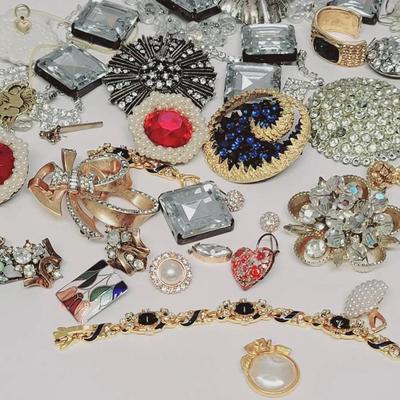 Jewelry Harvest & Repair Lot All Pieces Are TLC 