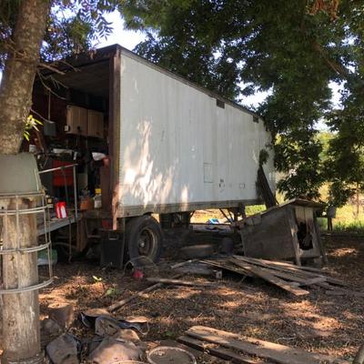 Sale Photo Thumbnail #3: Semi trailer good condition! 