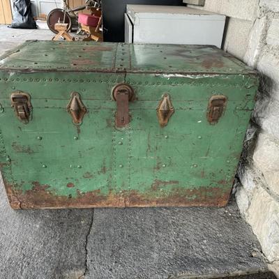 Per the owner, Jelly Roll’s daddy, Buddy Deford, gave this to him. She said she worked with his daddy for years and knew Jelly Roll...