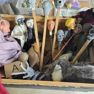Th191 puppet theater mystery lot