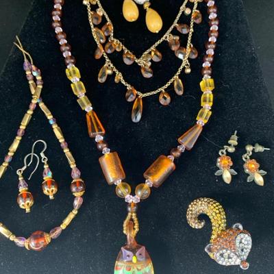 Th184 foxy costume jewelry