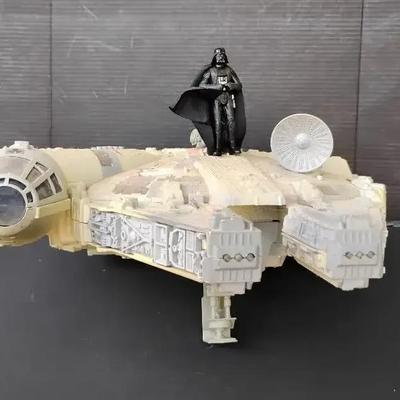 Th153 vintage falcon star wars plastic action figures