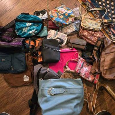 Th133 purse lot including cuoieria leather purse