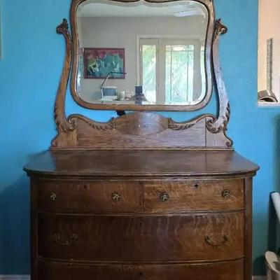 Th220 vintage dresser