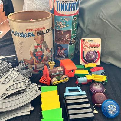 Vintage Toy Lot – Tinkertoy & Playskool Blocks, Duncan YO-YO, Fischerprice Train and Track