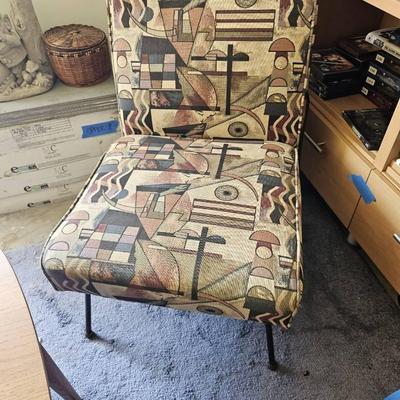 Retro Art Deco Lounge Upholstered Accent Chair – Abstract Geometric Fabric