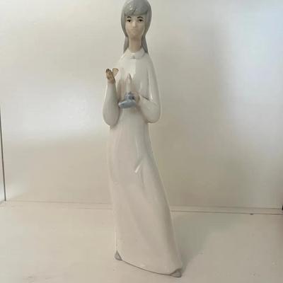 Lladro porcelain figurine "Girl with Candle"