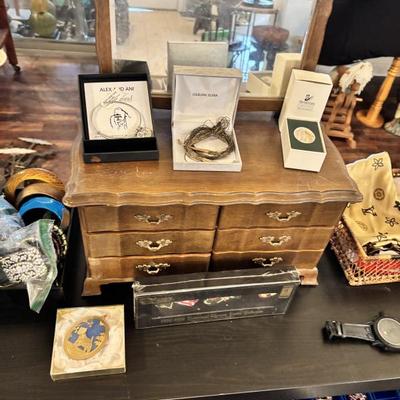 Sale Photo Thumbnail #291