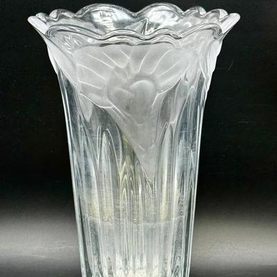 Mikasa Studio Nova "Wild Lily" pattern crystal vase
