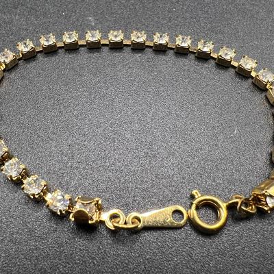 6.5” Delicate Sparkling Costume Jewelry Tennis Bracelet