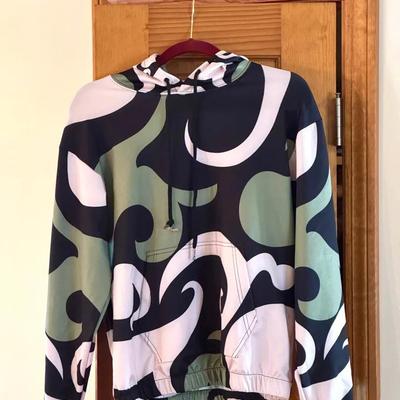 NWT Eloa Apparel Hoodie – Abstract Wave Print, Size Small
