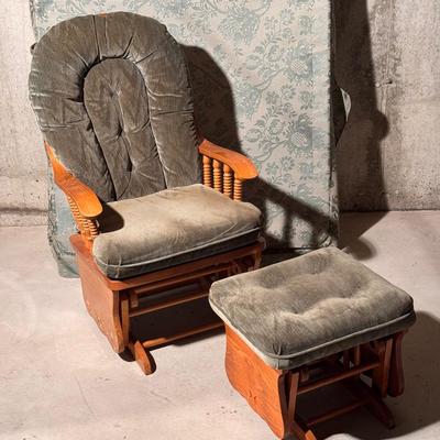 Rocking Chair With Ottoman 