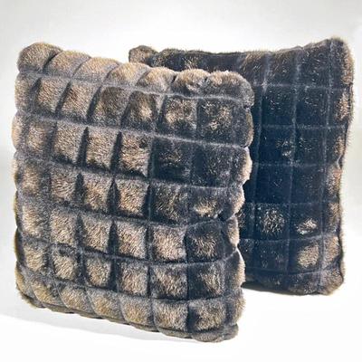 (2pc) FAUX FUR GRID PILLOWS
