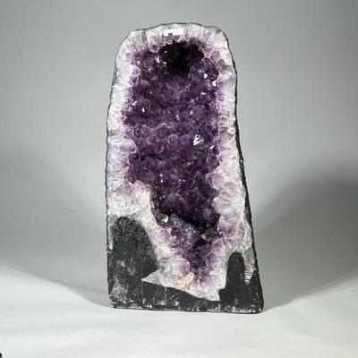 LARGE AMETHYST GEODE
