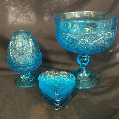 UPDATED! TIARA Blue Sandwich Glass Compote Dish, Fairy Light, & Set Of 4 Heart-Shaped Trinket Dishes