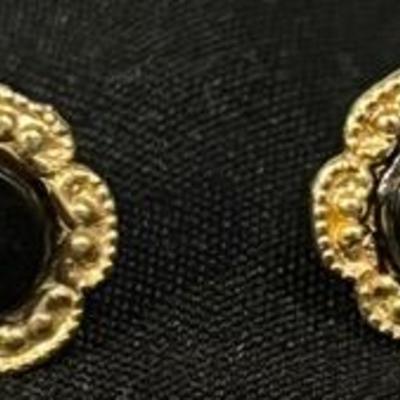 14k Yellow Good Onyx Stone Floral Stud Earrings 