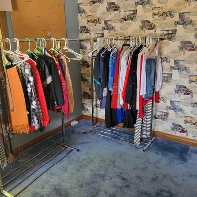 Sale Photo Thumbnail #52: Women's clothing