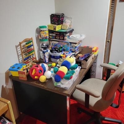 Sale Photo Thumbnail #42: Children's toys and games