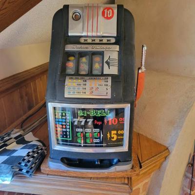 Sale Photo Thumbnail #28: Slot Machine