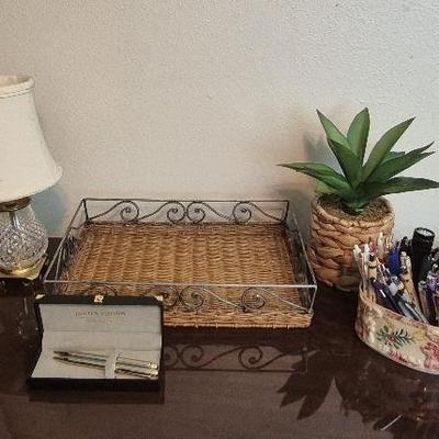 Pineapple Carved Crystal and Gold Tone Desk Lamp Pierre Cardin Signature Pens and More 