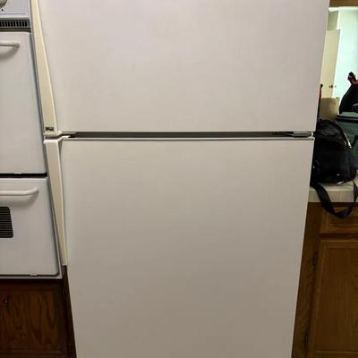 Amana Refrigerator 