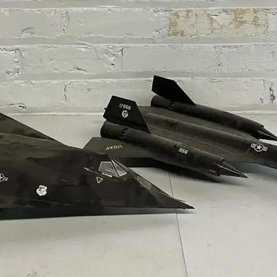 Model Lockheed SR-71 Blackbird and F-117 Nighthawk